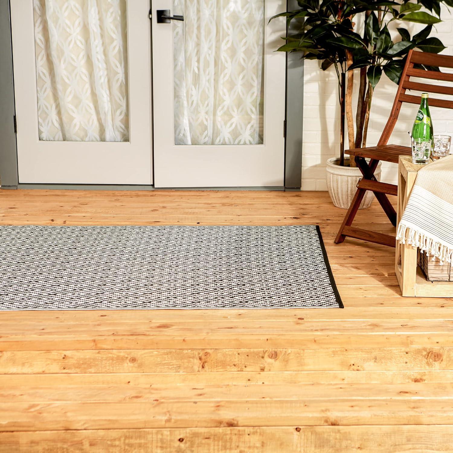 imageDII Reversible IndoorOutdoor Diamond Woven Rug 4x6 French BlueBlack
